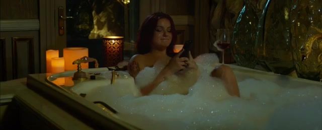 SpicyTranny Ariel Winter, etc Nude & Sexy - The Last Movie Star (2017) Women Sucking Dick - 1