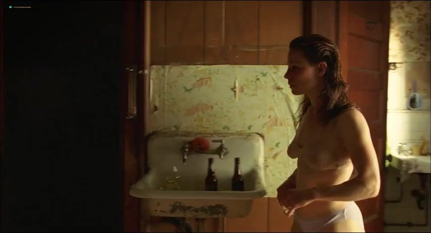 Old Marisa Tomei, Emily Hynnek, Lili Taylor Nude - Factotum (2005) Boquete - 1