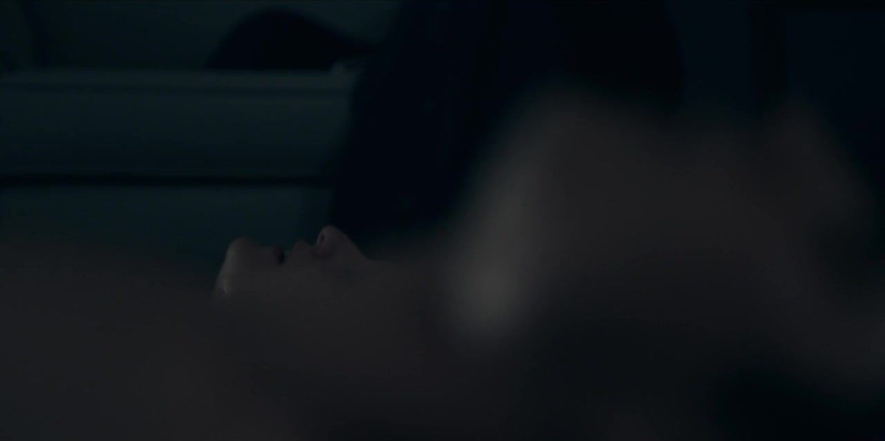 ThePorndude Elisabeth Moss naked - The Handmaid's Tale s02e02 (2018) Brother