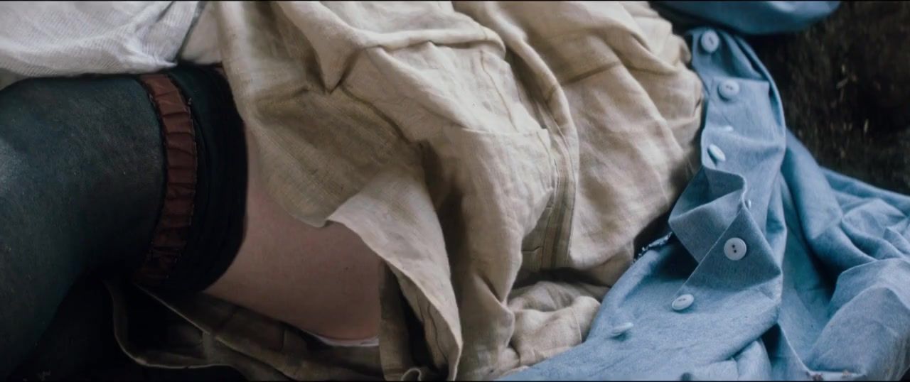 Hot Mom Iris Bry Naked - Les gardiennes (2017) Huge - 2