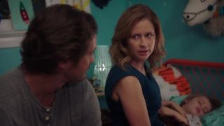 One Jenna Fischer hot - Splitting Up Together s01e04 (2018) JuliaMovies