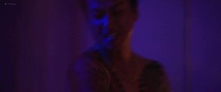 Roolons Stephanie Van Dyck naked - The Dark (2018) Reverse