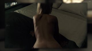 9Taxi Amanda Seyfried naked, Sara Mitich, Alyson Bath, Jordan Claire Robbins nude - Anon (2018) Toilet