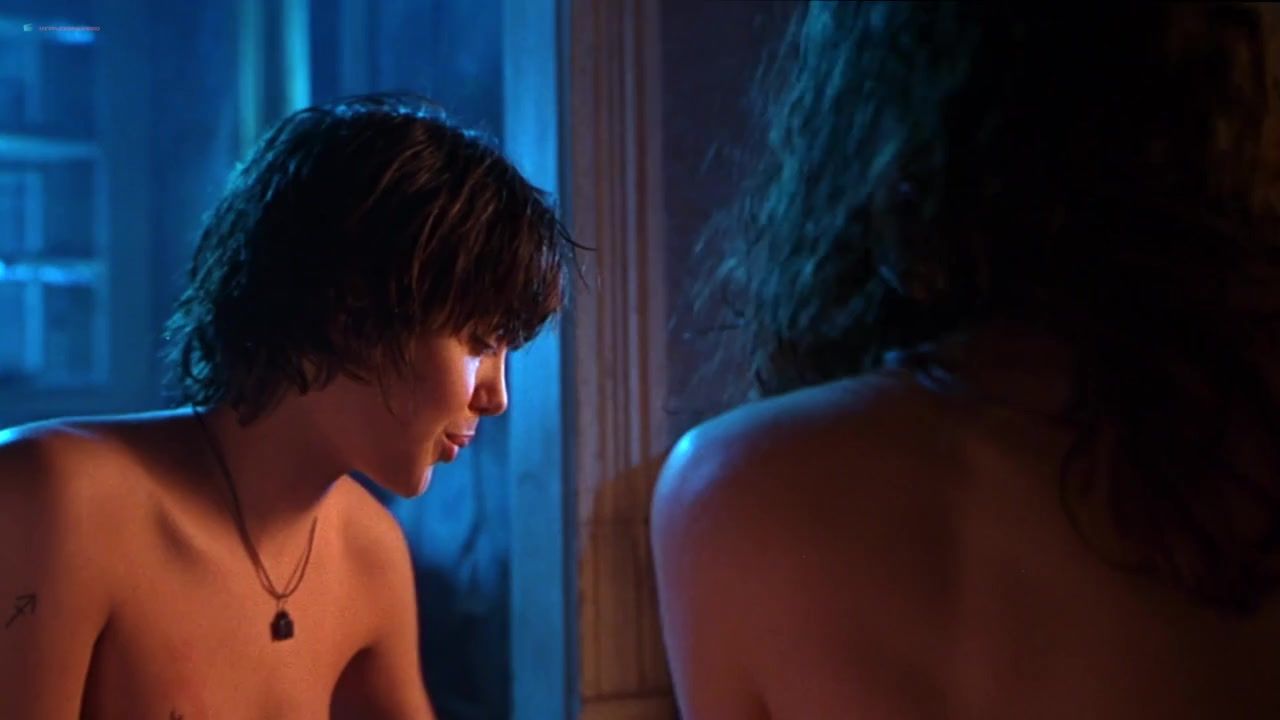 Gay Cut Angelina Jolie, Hedy Burress, Jenny Shimizu Nude - Foxfire (1996) Anon-V