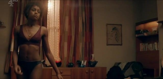 C.urvy Simona Brown nude – Kiss Me First s01e03 (2018) Cheating Wife