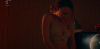 Russian Simona Brown nude, Tallulah Haddon naked - Kiss Me First-s01e02 (2018) Porno 18