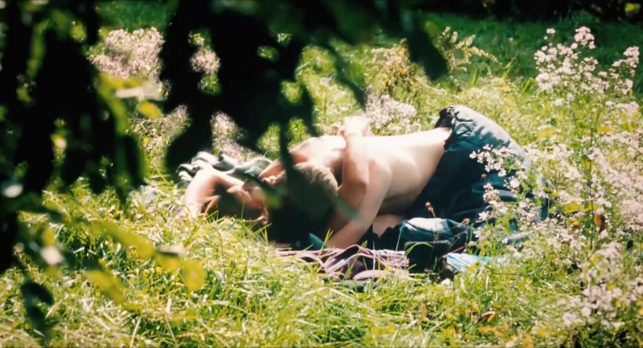 Salope Softcore Outdoor Sex Scene in Movie - Laurence Hamelin, Lily Cole Nude - The Moth Diaries (2012) Hunks - 1
