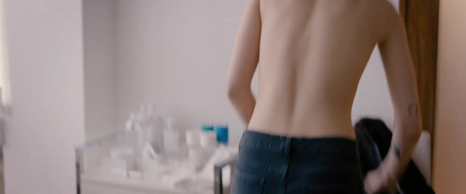 Bathroom Kristen Stewart nude - Personal Shopper (2016) Free Fuck Vidz - 1