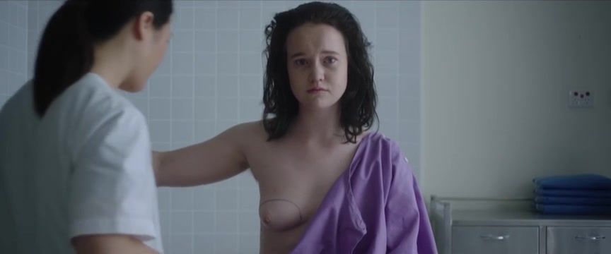 ElephantTube Liv Hewson nude - Homecoming Queens s01e02 (2018) show breast Cougars