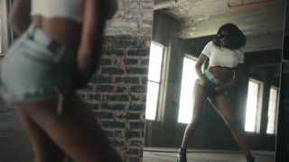 ThisVidScat Azealia Banks sexy music - Anna Wintour (2018) Reverse Cowgirl