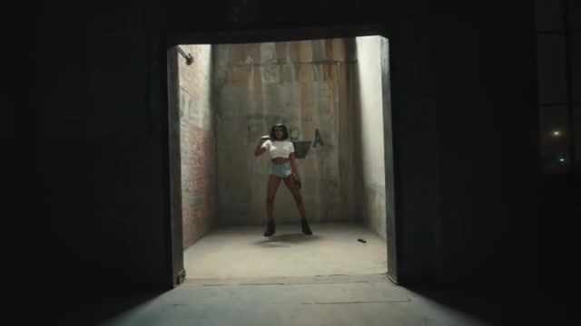 Ava Devine Azealia Banks sexy music - Anna Wintour (2018) Money Talks - 1