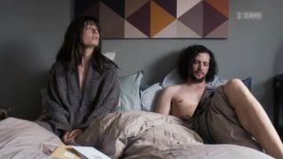 Safada Vera Bommer nude - Seitentriebe S01E04 (2018) Newbie