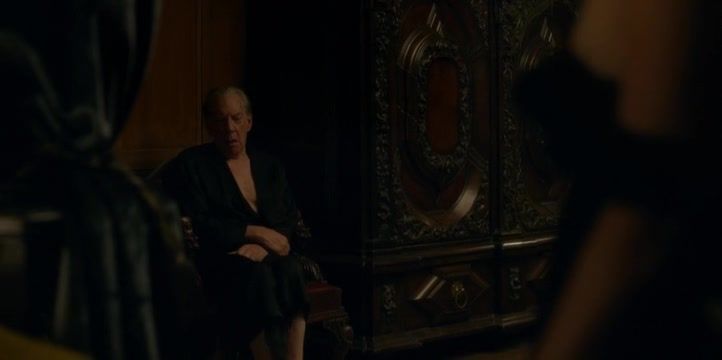 Aunt Veronica Echegui nude - Trust S01E01 (2018) Ass