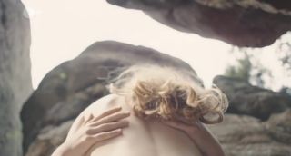 Fit Stephanie Amarell nude - Die Familie (2017) Masseuse