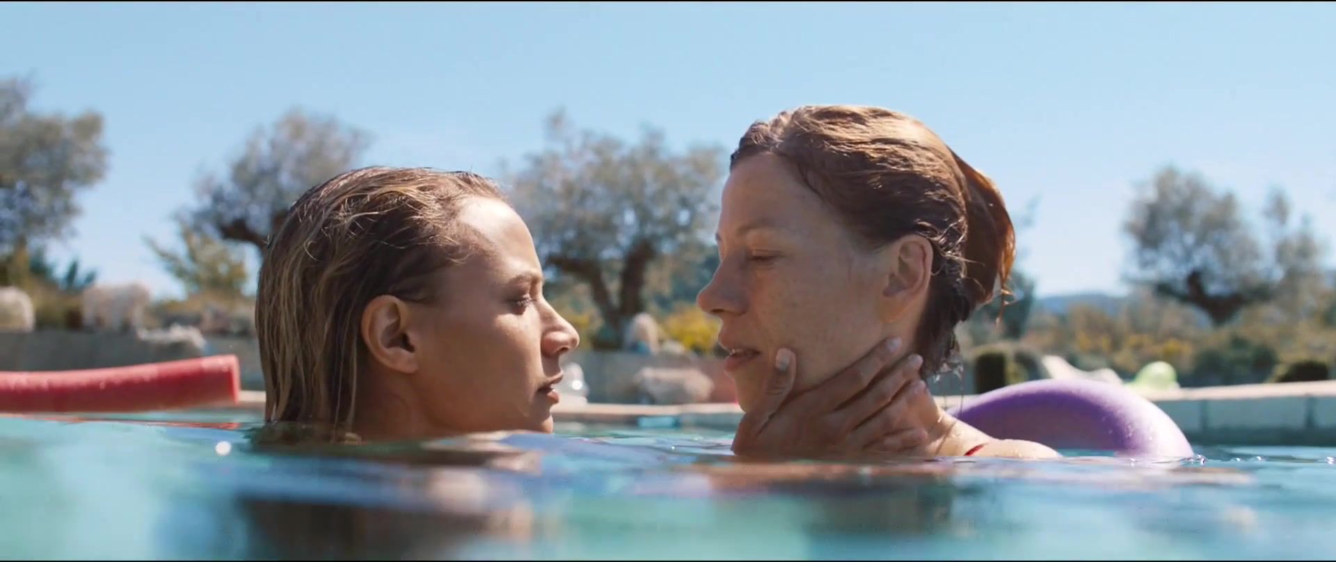 Grandmother Lesbians in Pool - Affenkonig Baile