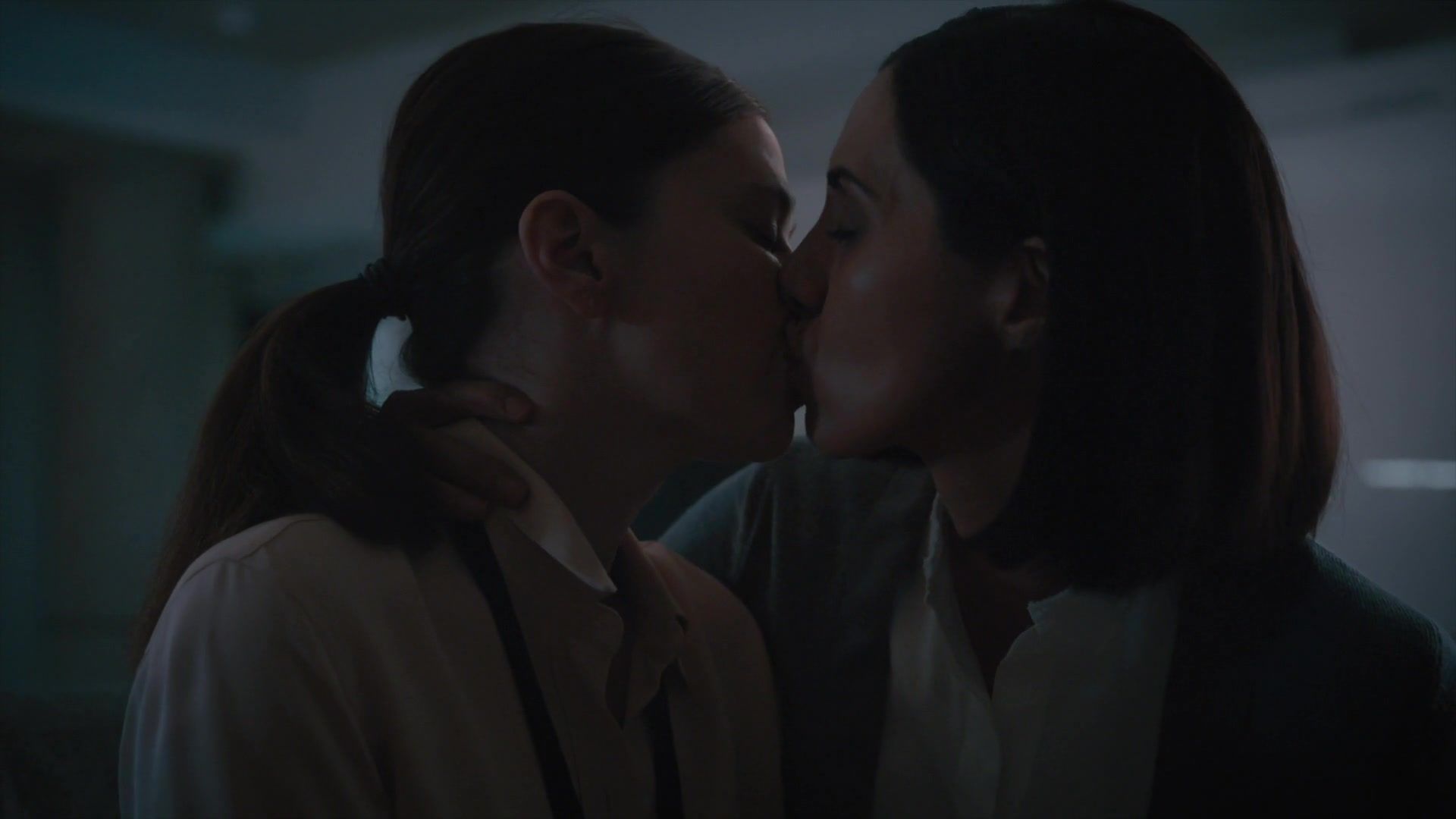 GoodVibes The Girlfriend Experience2 - Lesbian in TV movie Bubble