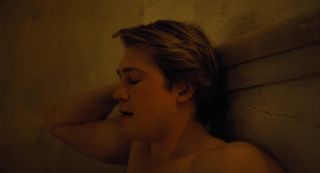 Blows Emma Stone nude - The Favourite (2018) Bizarre