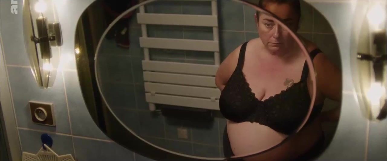 Slutload Sylvie Le Clanche nude - Le mal bleu (2018) Hustler - 1