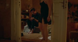 Hungarian Elisabeth Moss naked - The Square (2017) She