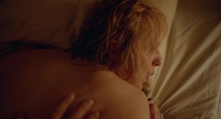 Sentando Elisabeth Moss naked - The Square (2017) Porn Star
