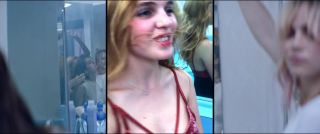 Teenporn Odessa Young, Suki Waterhouse nude - Assassination Nation (2018) Plug
