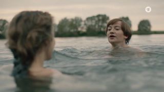 Creampie Nina Gummich, Alicia von Rittberg nude - Lotte am Bauhaus (2019) Big Pussy