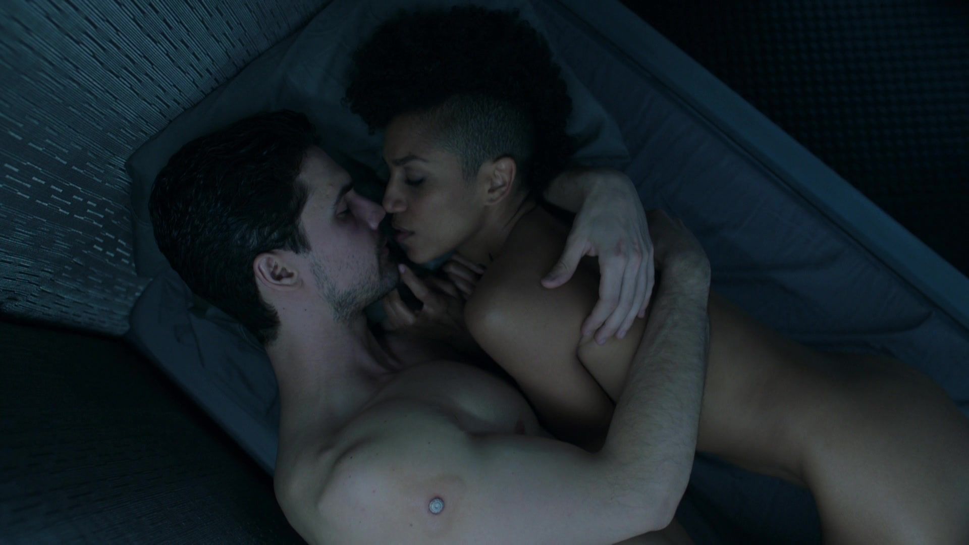 Colombia Dominique Tipper nude - The Expanse s03e06 (2018) Gay Cash