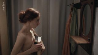 Bubble Butt Roxane Duran nude - Krieg der Traume s01e05 (2018) Pene