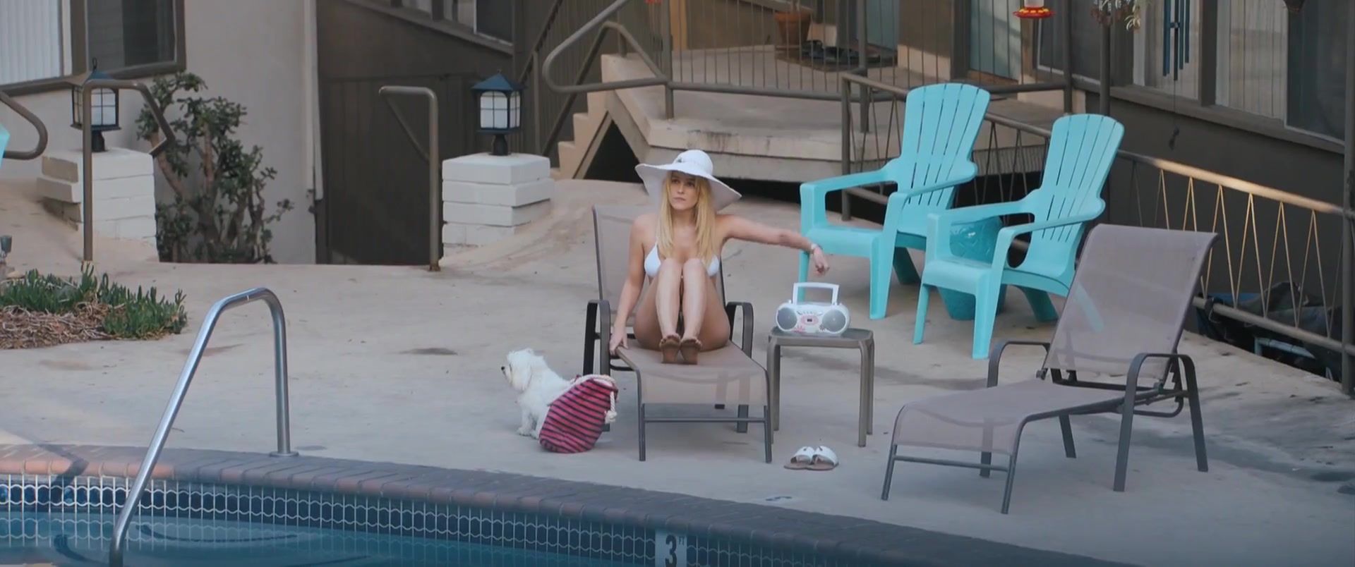 Fist Wendy Vanden Heuvel, Riley Keough nude - Under the Silver Lake (2018) Blowjob Contest