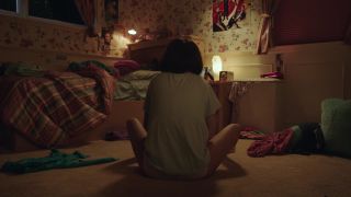 Couch Maya Erskine, Anna Konkle nude - PEN15 s01e03-05 (2019) Messy