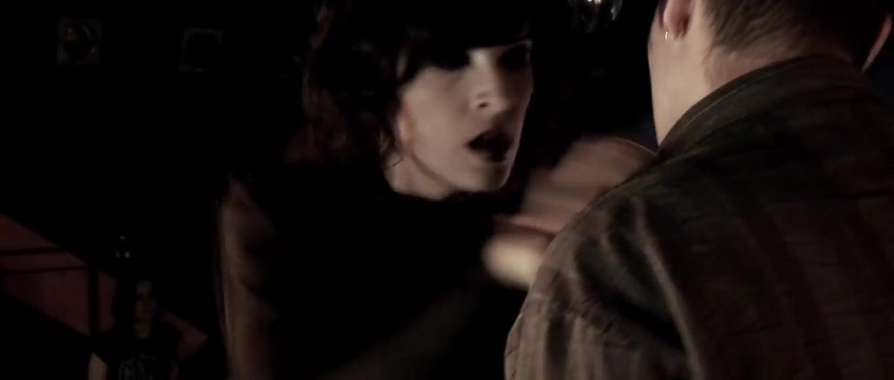 Rebolando Rut Santamaria, Elisabet Terri nude - En el malecon (2010) Head