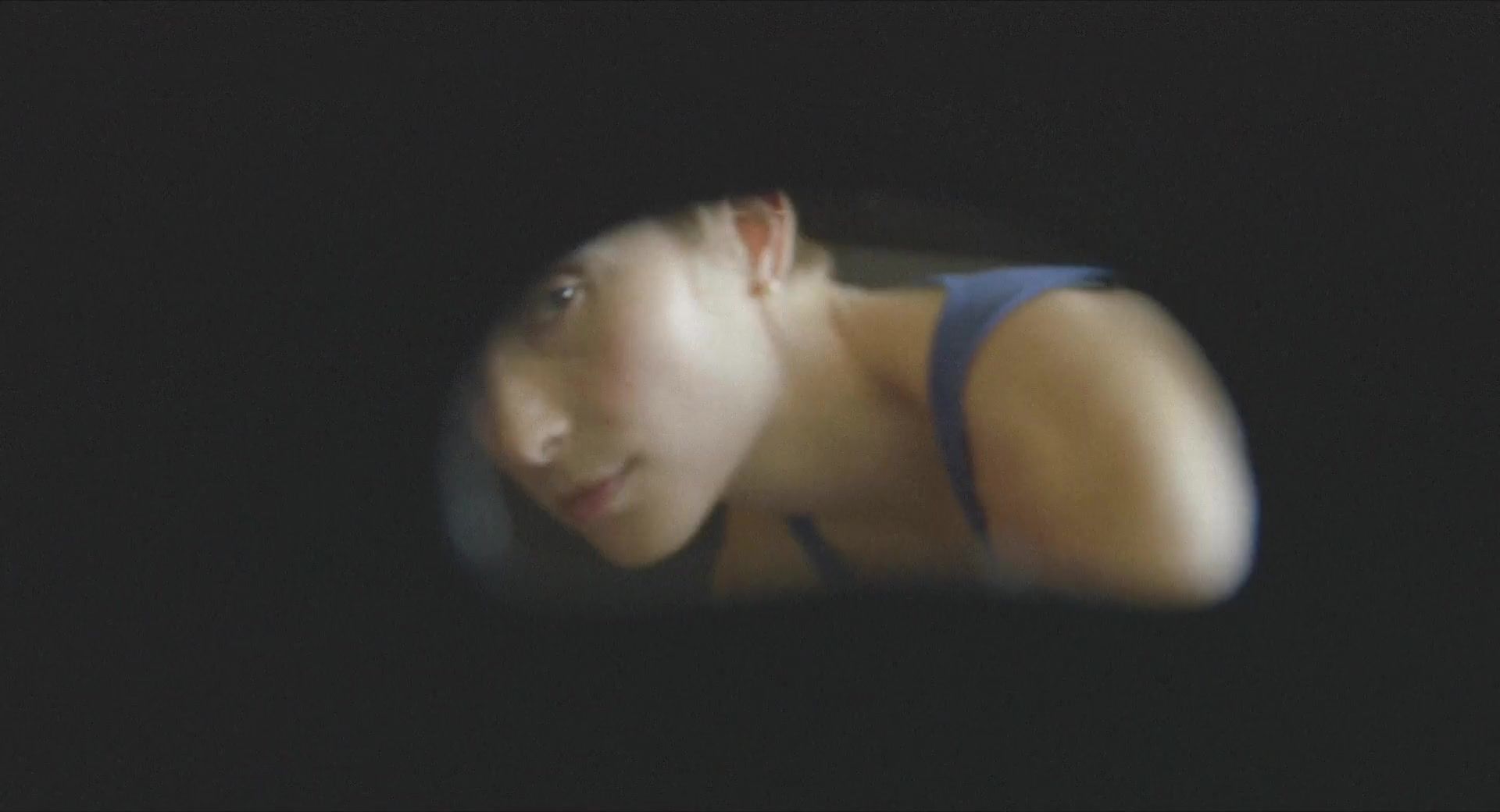EscortGuide Tirra Dent, Lesli Brownlee nude - Glass (2015) Caliente