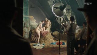 Transexual Franziska Holitschke nude - Babylon Berlin s01 (2017) Famosa
