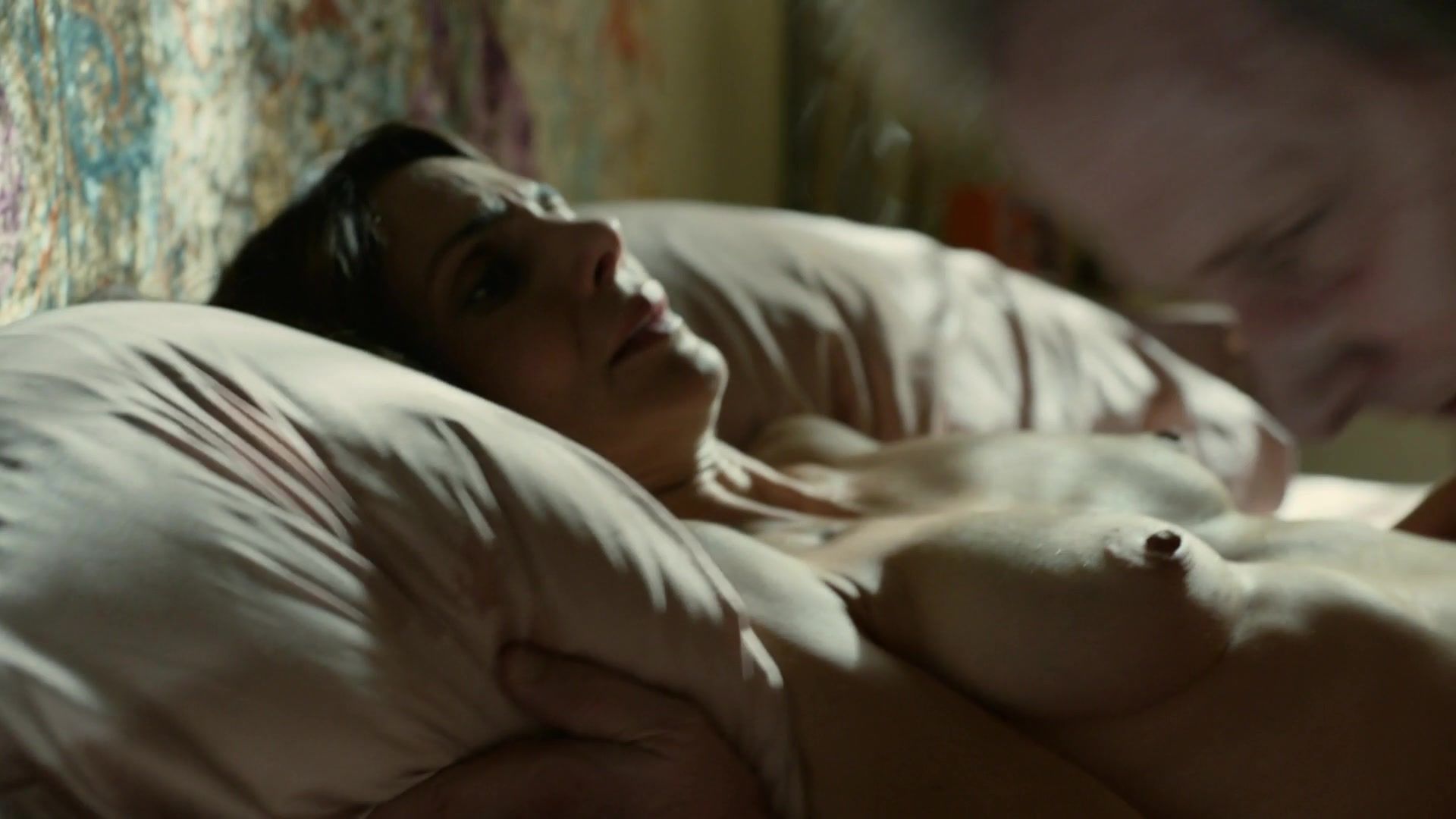 Point Of View Annie Parisse, Katie Finneran, Ella Rae Peck nude - The Looming Tower s01e08 (2018) Vintage - 1