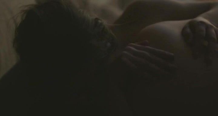 Sofa Louise Grinberg - La priere (2018) Desnuda