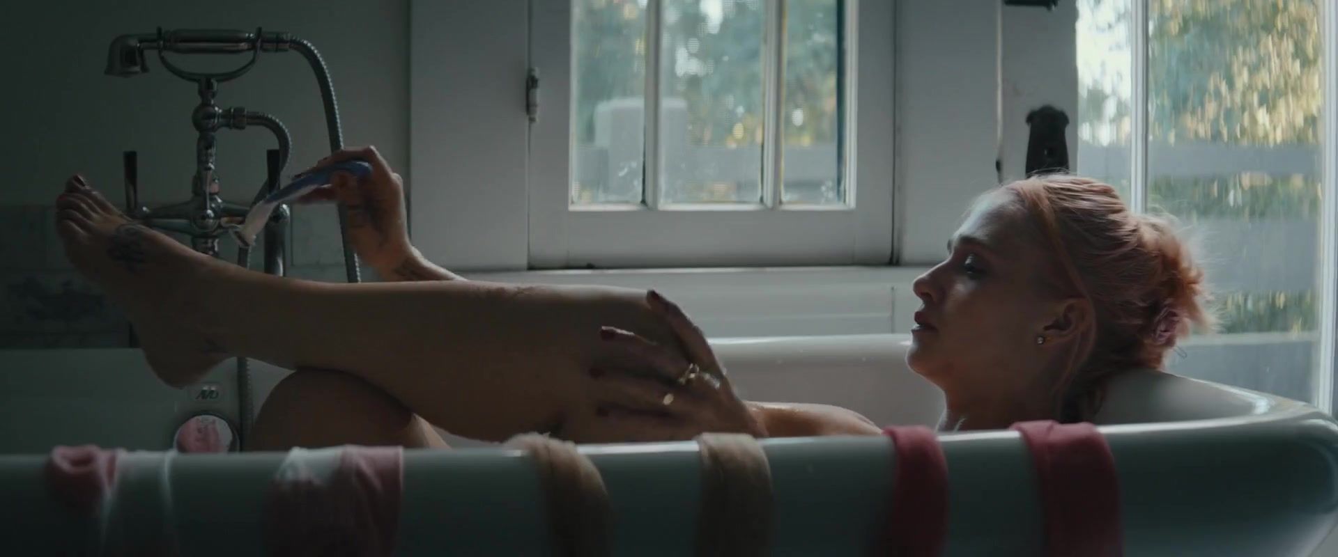 Gay Fuck Jemima Kirke, Lola Kirke. Julie McCullough nude - Untogether (2018) Toon Party - 1