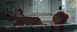 Gay Friend Jemima Kirke, Lola Kirke. Julie McCullough nude - Untogether (2018) Shy