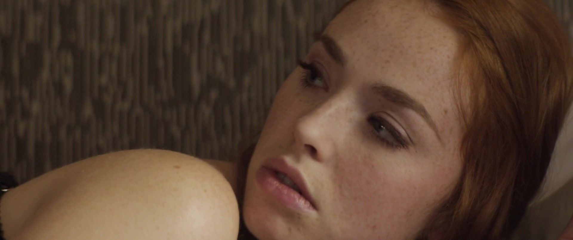 Gape Freya Mavor - The Lady in the Car with Glasses and a Gun (2015) Roughsex - 1