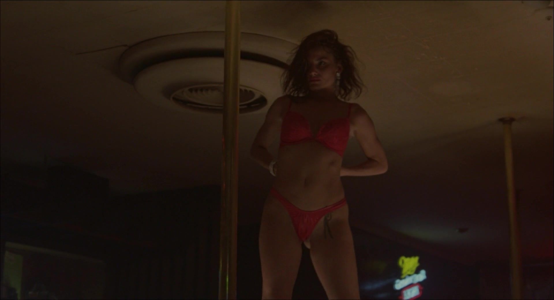 MeetMe Emily Hynnek nude - Factotum (2005) Travesti