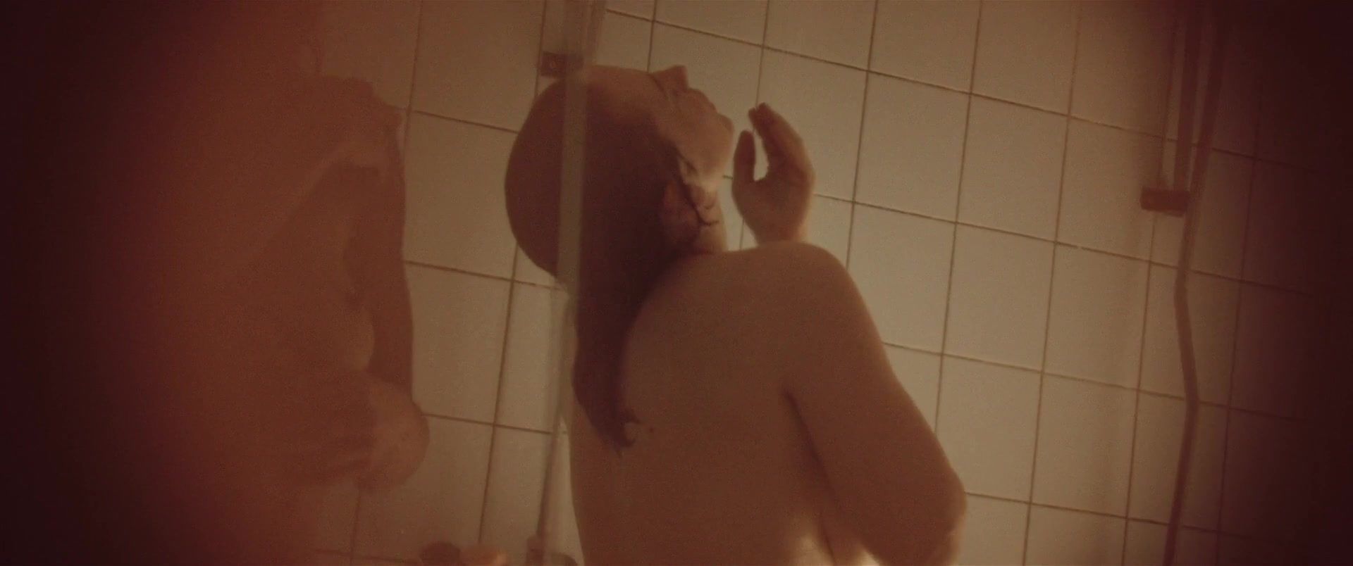 Workout Vica Kerekes nude - Pribeh kmotra (2013) Big Ass - 2